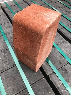 Large Kerb Red 100x120x200