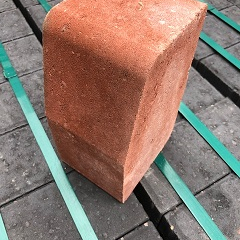 Large Kerb Red 100x120x200